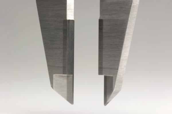 Calibrador con tecnología exclusiva de codificador ABSOLUTE, puntas de carburo (exteriores e interiores), cuchilla, 0 - 150 mm